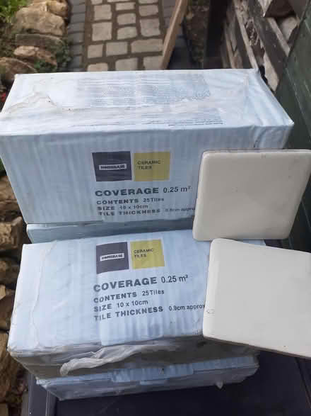 Photo of free Wall tiles (Long Whatton LE12 5) #1