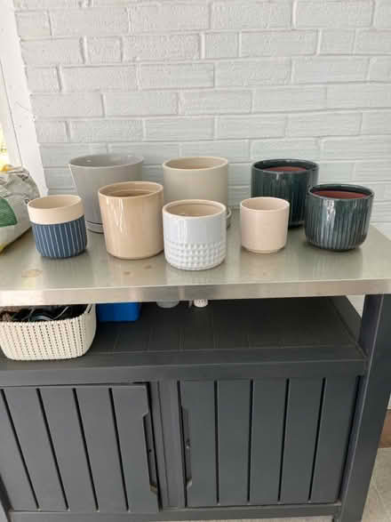 Photo of free Assorted plant pots (Mantua) #1