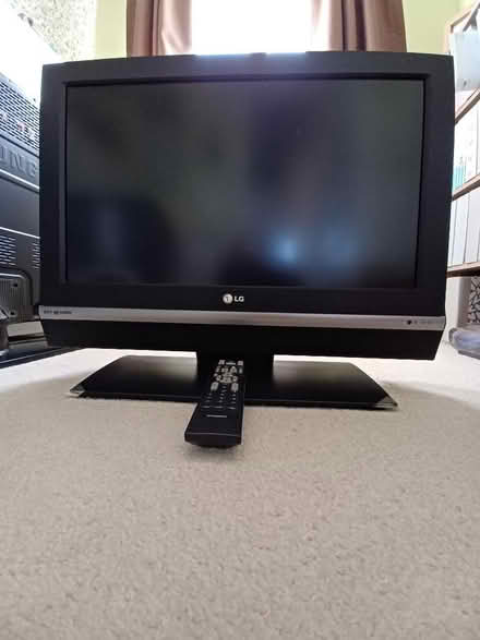 Photo of free LG 26inch TV (Bowerhill SN12) #1