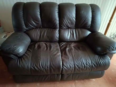 Photo of free Settee/Sofa Leather & Manual recline. (Bilton CV22) #3