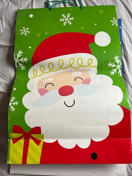 Photo of free 2x Christmas Gift Bags (L8) #2