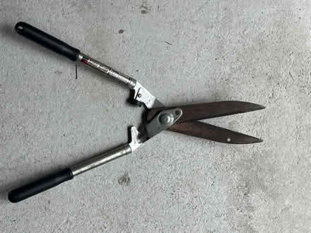 Photo of free Craftsman hedge shears (Nr Fresh Pond & Mt Auburn Cem.) #1