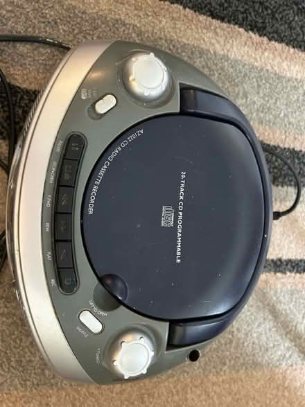 Photo of free Cd player for spares or repair (Jennetts park RG12) #2