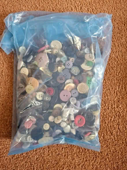 Photo of free Bag of assorted buttons (Heald Green SK8) #1