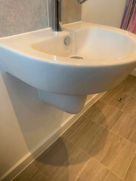 Photo of free Wash hand basin (Bracknell RG12) #2