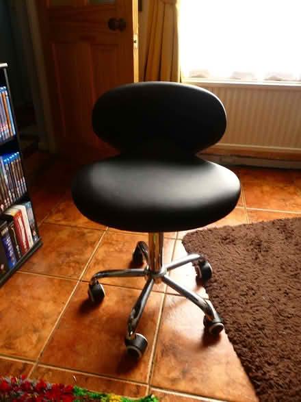 Photo of free Black Wheeled Bar Stool/Chair (Freshbrook SN5) #1
