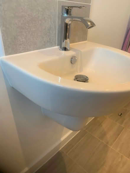 Photo of free Wash hand basin (Bracknell RG12) #3