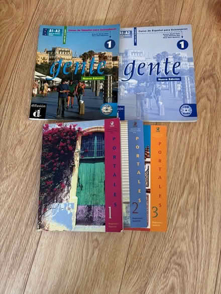 Photo of free Spanish study bookes (Twyford RG10) #1