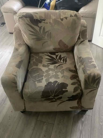 Photo of free Love Seat (Radcliffe M26) #1
