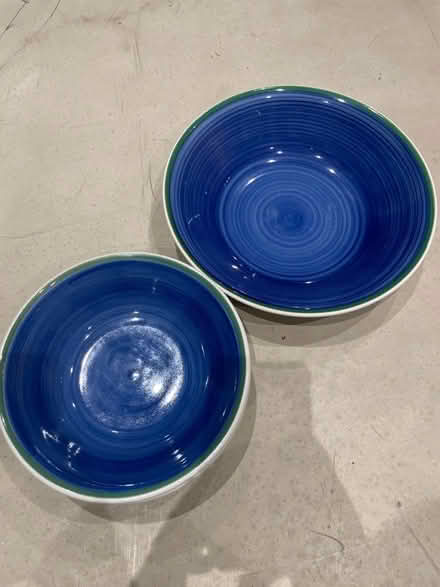 Photo of free Set of four bowls with a serving dish (Sele Farm SG14) #1