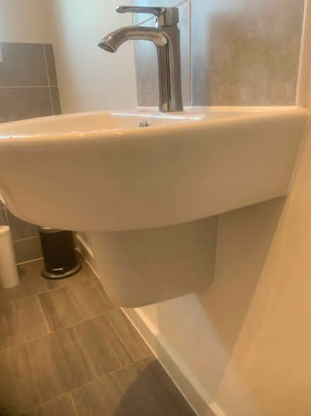 Photo of free Wash hand basin (Bracknell RG12) #4