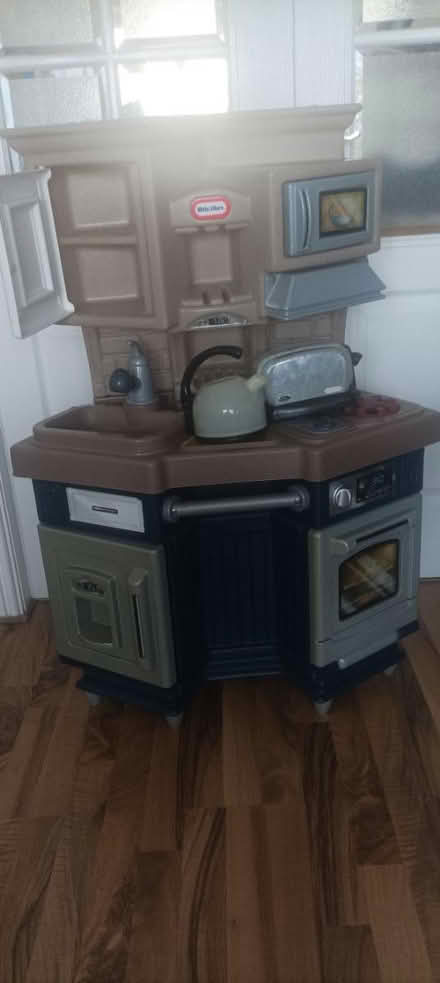 Photo of free Kids play kitchen (Blaydon ne214hh) #1