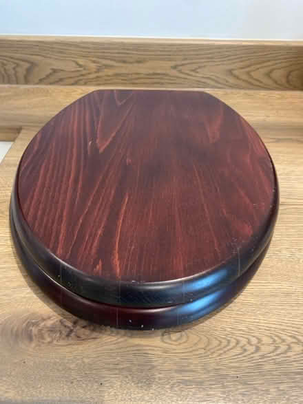 Photo of free Mahogany wood loo seat! (St Albans AL3) #1