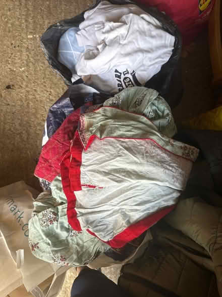 Photo of free Asian and western clothing (IG2) #1