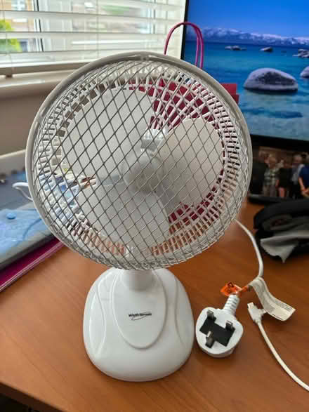Photo of free Desk fan (Whyteleafe, CR3) #1
