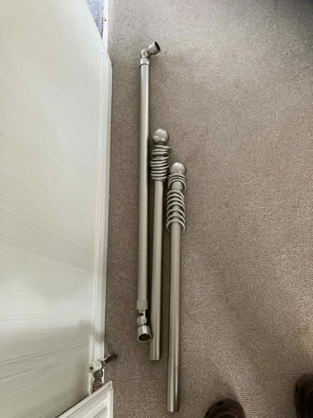 Photo of free Bay window curtain pole (Clapham Beds) #1