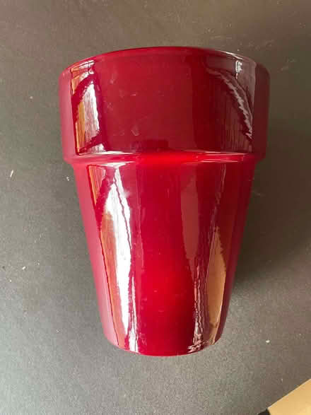 Photo of free Red ceramic plant pot (Southwood GU14) #3