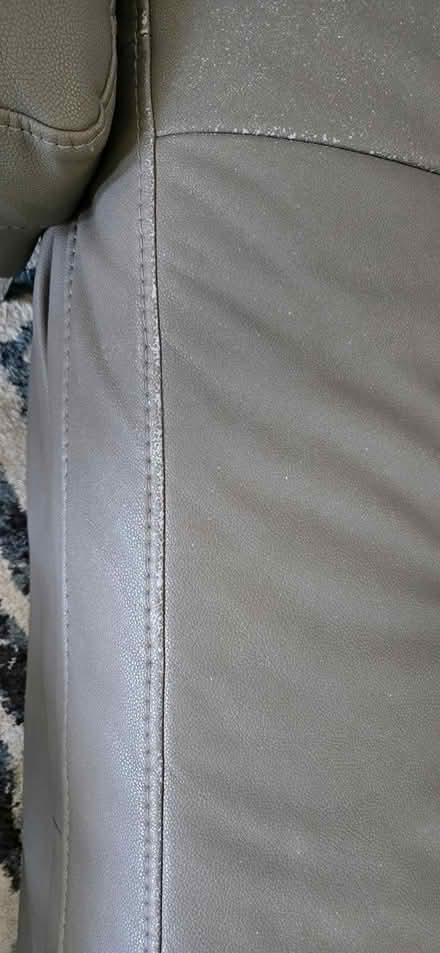 Photo of free Sectional sofa righ chaise (SW Cape Coral , Rosegarden) #4