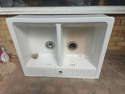 Photo of free Belmont sink large (Chafford Hundred RM16) #1