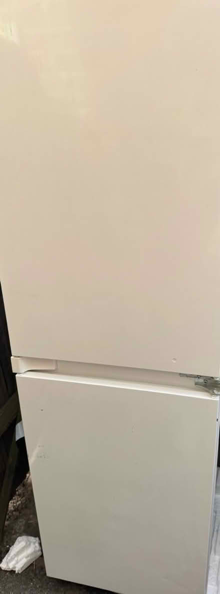 Photo of free Integrated Fridge Freezer (Carshalton SM5) #1