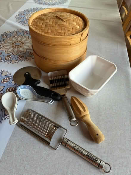 Photo of free Selection of cooking utensils (Pinner HA5) #1