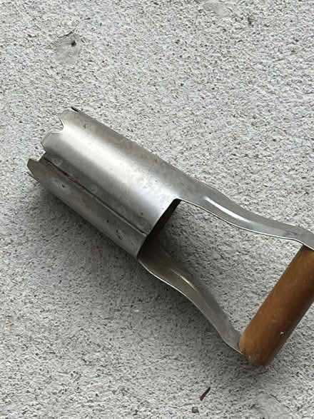 Photo of free Bulb planter (Nr Fresh Pond & Mt Auburn Cem.) #1