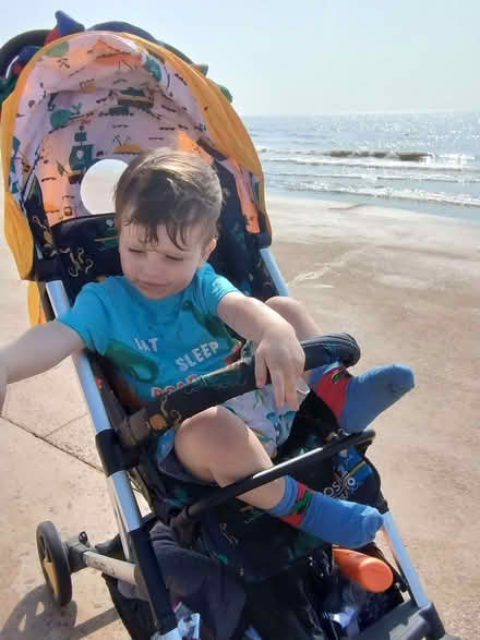 Photo of Any king-size bedding (Parkfield DY3) #1