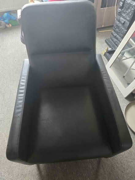 Photo of free Recliner armchair (GL51) #1