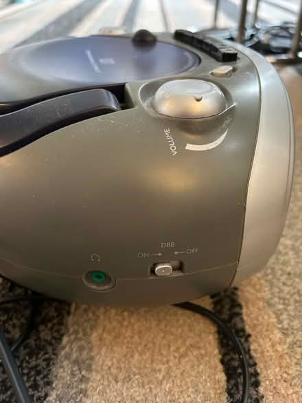 Photo of free Cd player for spares or repair (Jennetts park RG12) #4