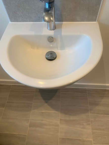 Photo of free Wash hand basin (Bracknell RG12) #1
