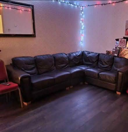 Photo of free Corner settee unit (Shirley, Croydon) #3