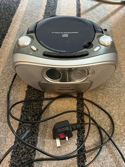 Photo of free Cd player for spares or repair (Jennetts park RG12) #1