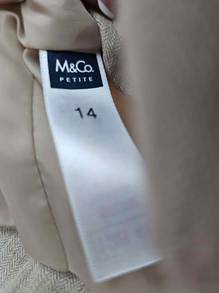 Photo of free Stone colour jacket (Lower Morden SM3) #2