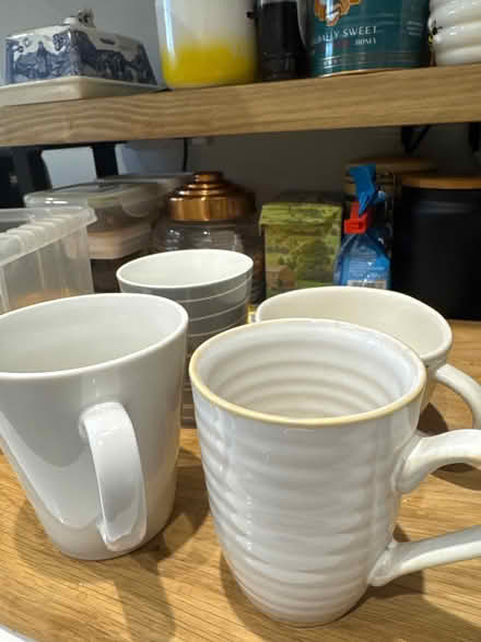 Photo of free 4 mugs (Leighton Buzzard LU7) #1
