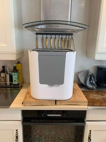 Photo of free modkat xl cat litter box (Egremont CH44) #1