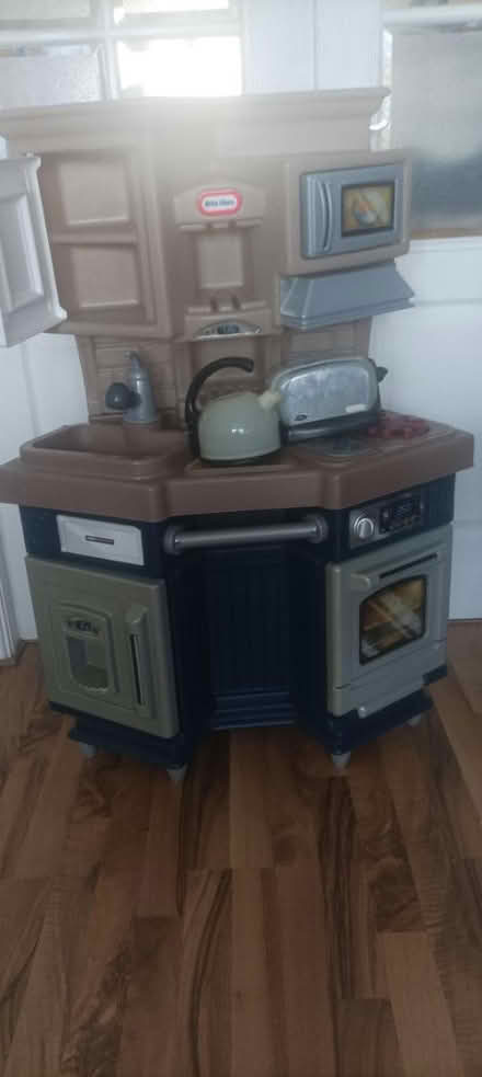 Photo of free Kids play kitchen (Blaydon ne214hh) #2