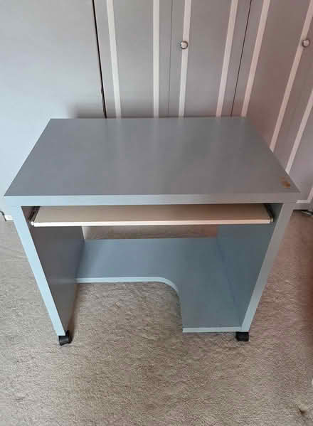 Photo of free desk with keyboard tray (Near Meacham & Schaumburg rds) #1
