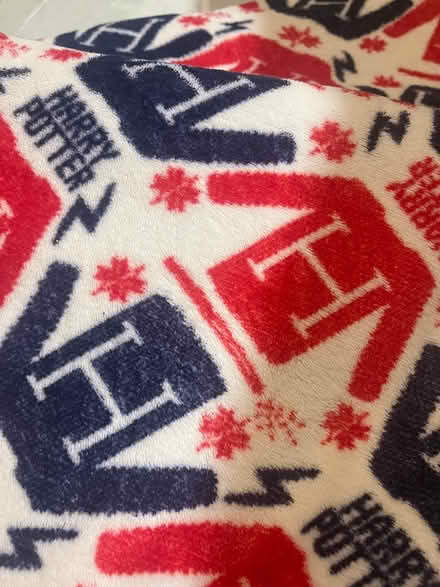 Photo of free Pair Harry Potter throws (BA2) #3