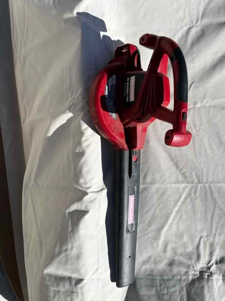 Photo of free Electric leaf blower (Downtown Mountain View) #1