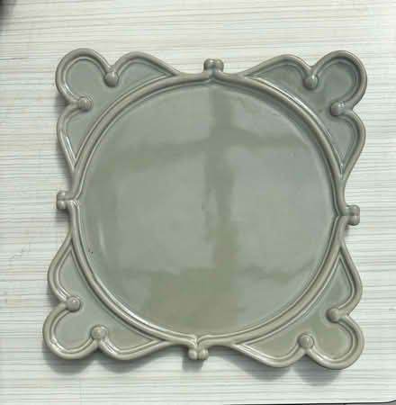 Photo of free 6 Large plates (Edmonton N18) #1