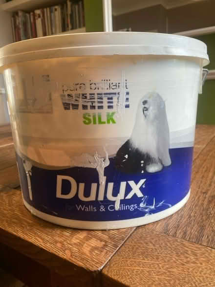 Photo of free White Paint - Dulux walls and ceilings (Malvern Link WR14) #1