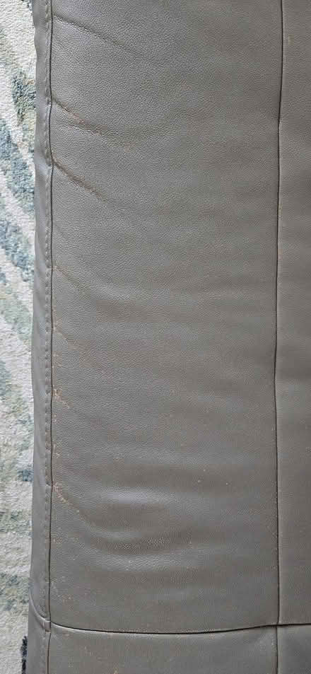 Photo of free Sectional sofa righ chaise (SW Cape Coral , Rosegarden) #2