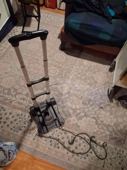 Photo of free Suitcase wheels with handle, bungie (20879) #1