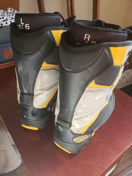 Photo of free Snowboarding Boots (Lamar) (Alamitos Beach) #1