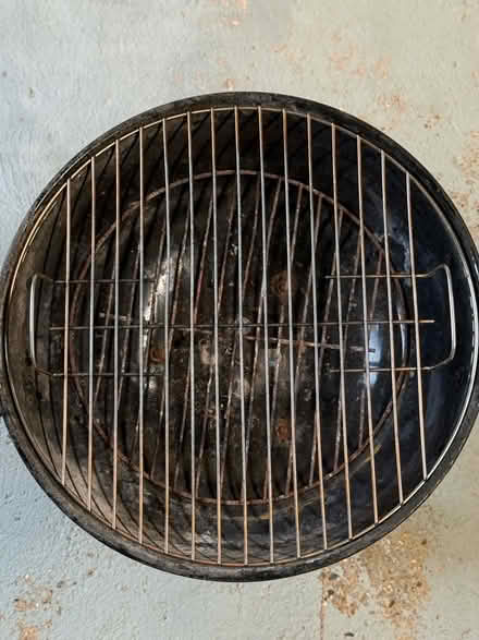 Photo of free bbq needs repair to make safe (Nafferton YO25) #4