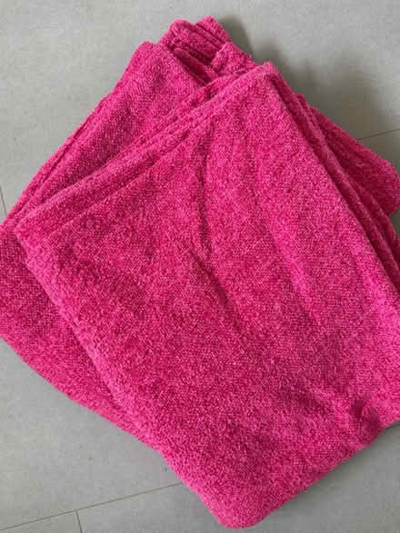 Photo of free 2 x pink chenille blankets (Amersham HP6) #2