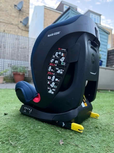 Photo of free Maxi Cosi - Child Car Seat (SE21) #4