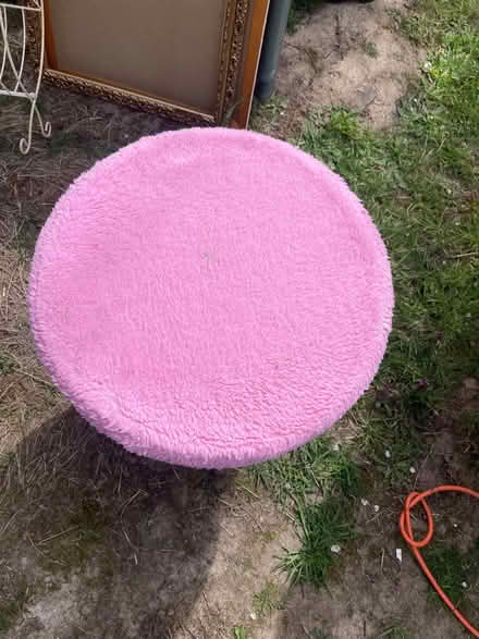 Photo of free Pink fuzzy stool (AL2 / SG6) #2