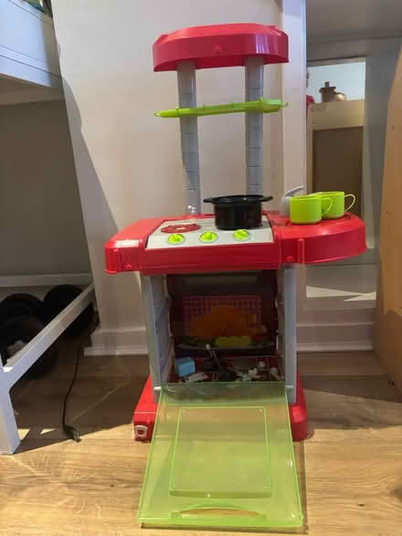 Photo of free Small plastic children’s Kitchen (Chislehurst, Bromley) #1
