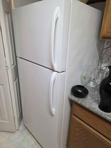 Photo of free Refrigerator (Manassas VA) #3
